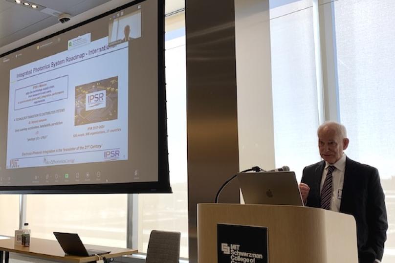 Lionel Kimerling at podium