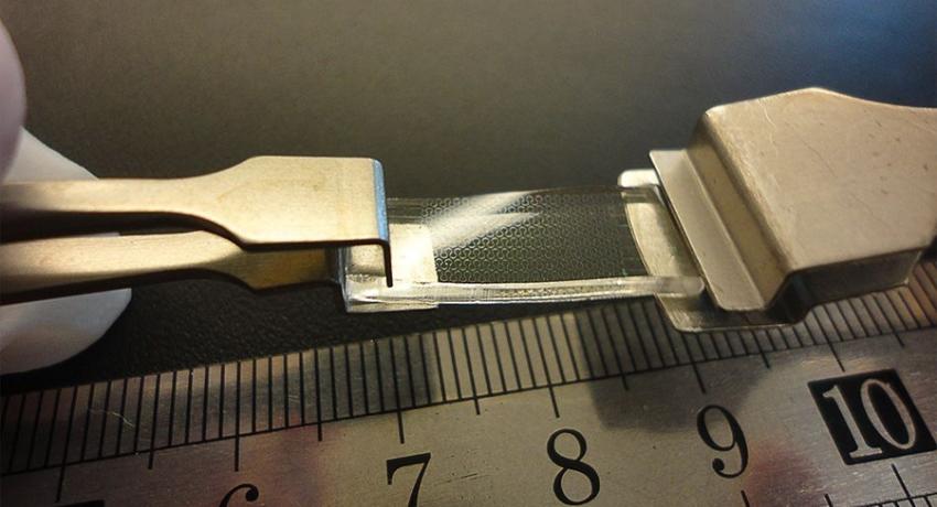 A new material produced by Juejun Hu and his team can be repeatedly stretched without losing its optical properties.