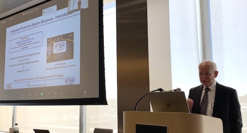 Lionel Kimerling at podium